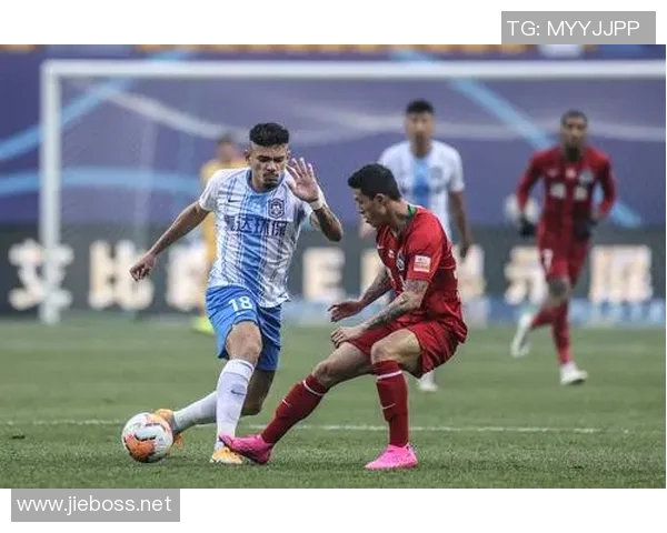 天津泰达与山东队激战正酣比分悬念引人关注